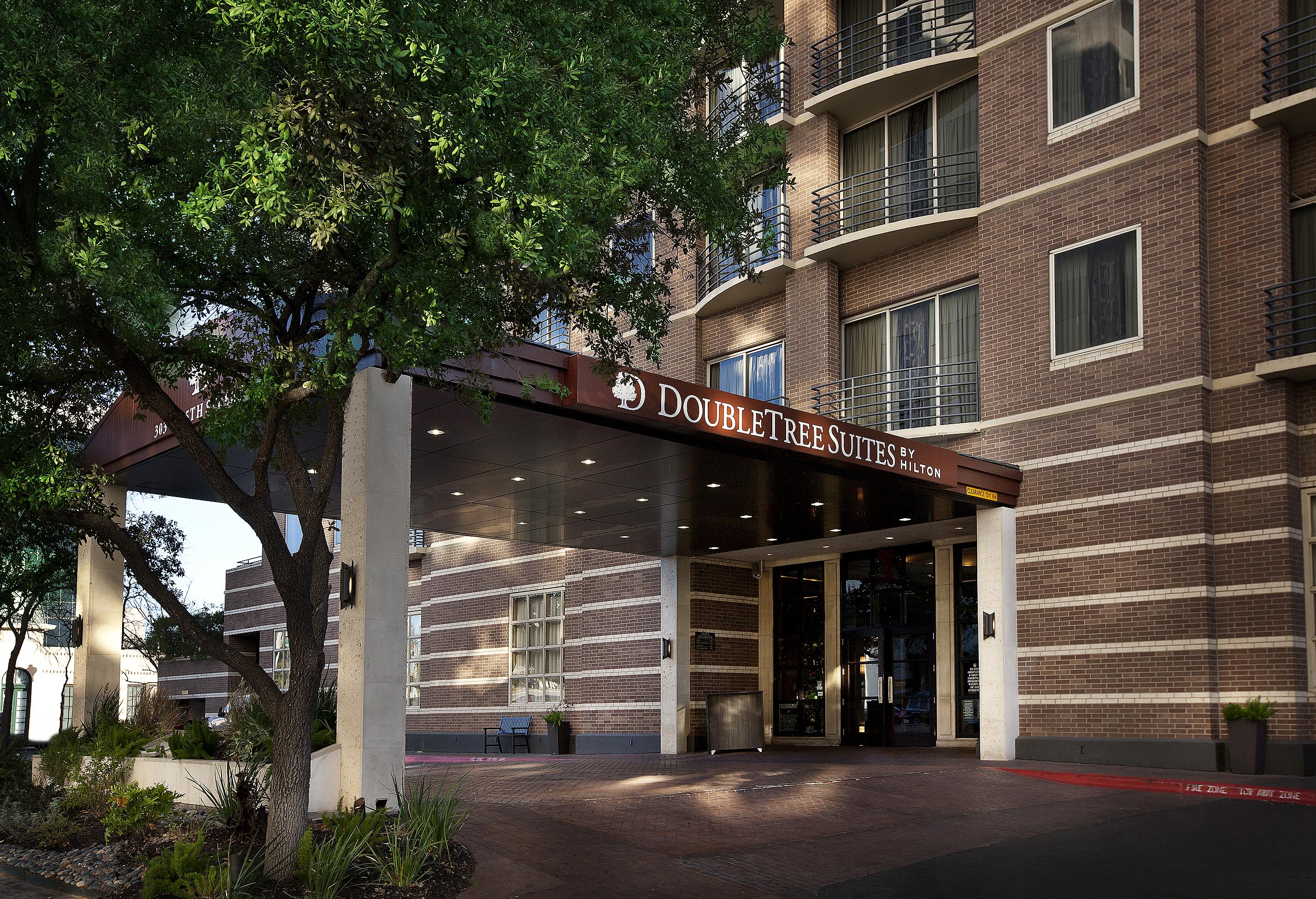 Doubletree Suites By Hilton Austin Downtown Capitol Exterior foto