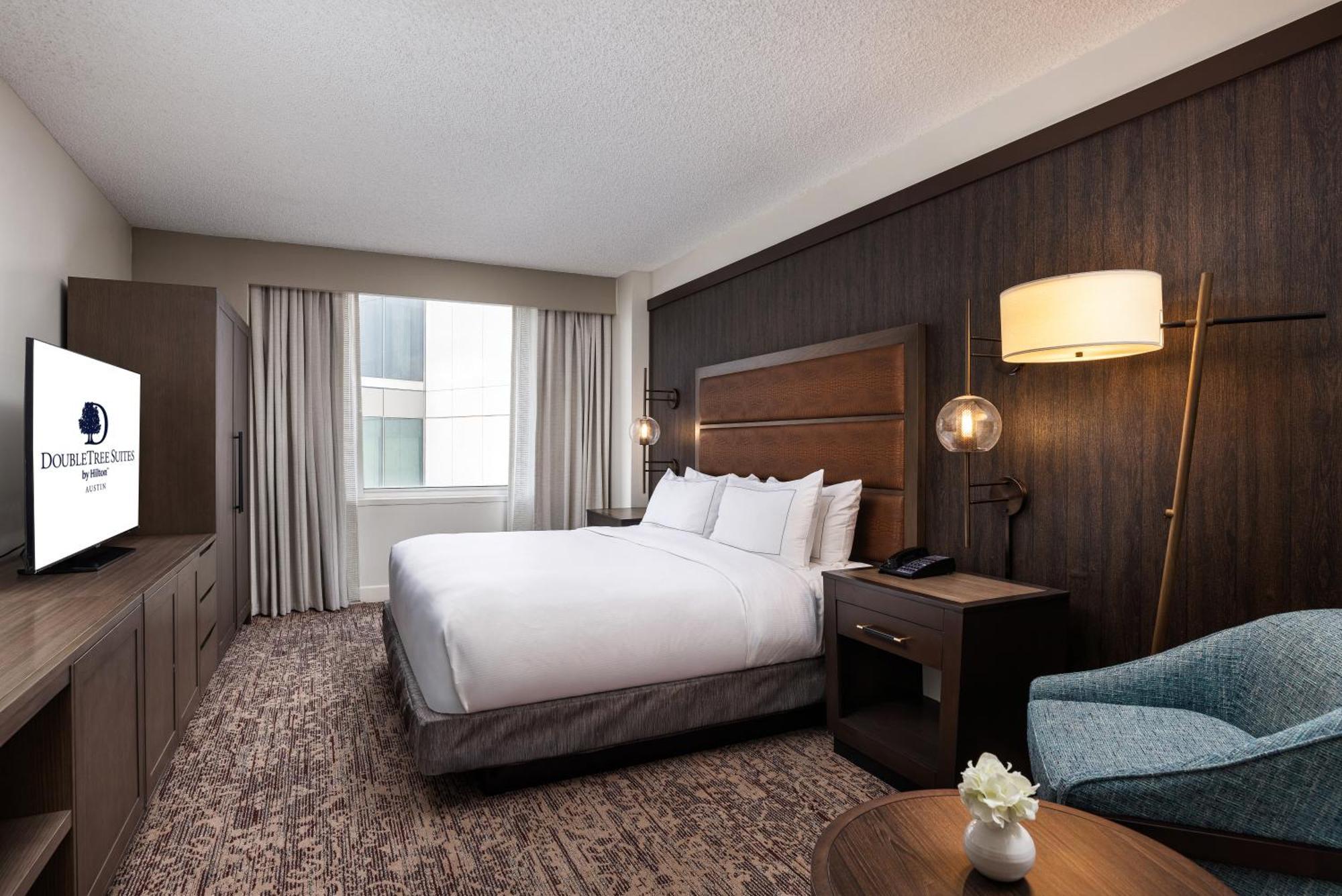 Doubletree Suites By Hilton Austin Downtown Capitol Exterior foto