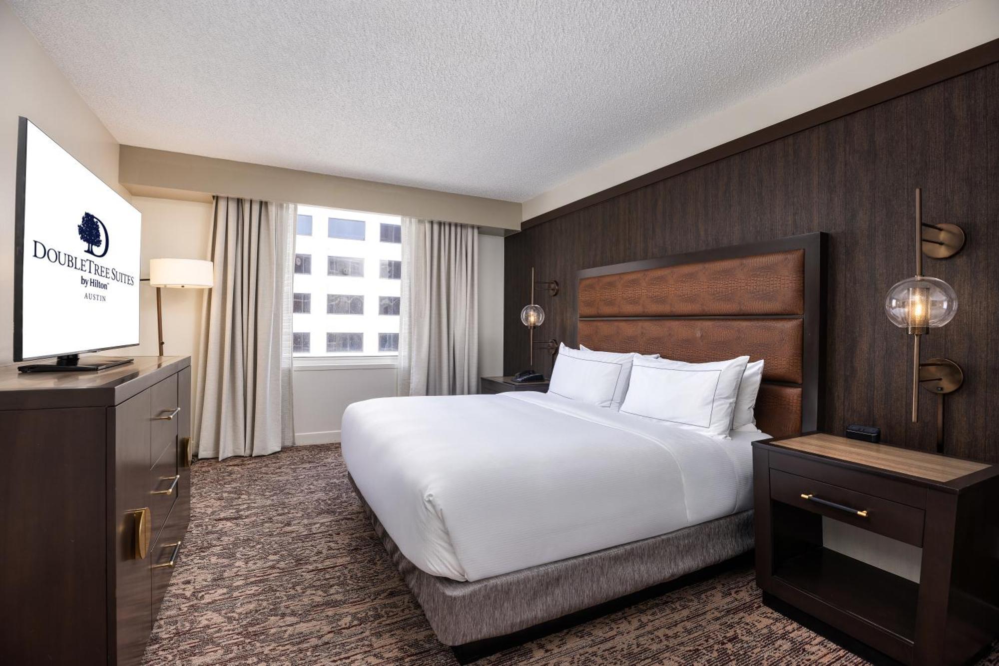 Doubletree Suites By Hilton Austin Downtown Capitol Exterior foto