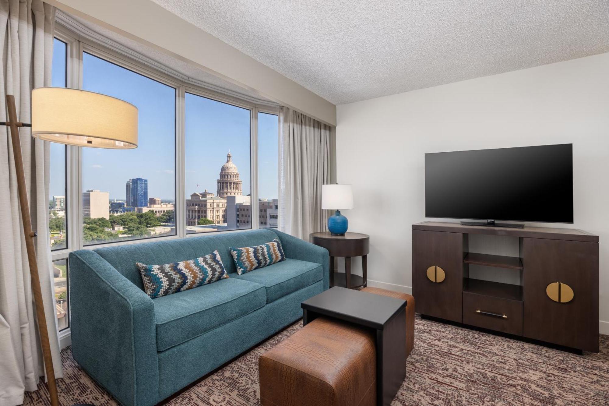 Doubletree Suites By Hilton Austin Downtown Capitol Exterior foto