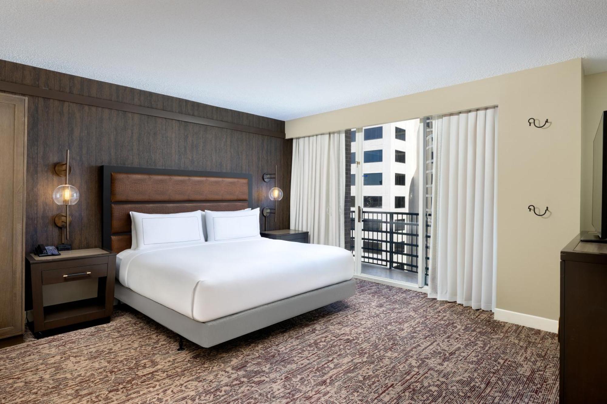 Doubletree Suites By Hilton Austin Downtown Capitol Exterior foto