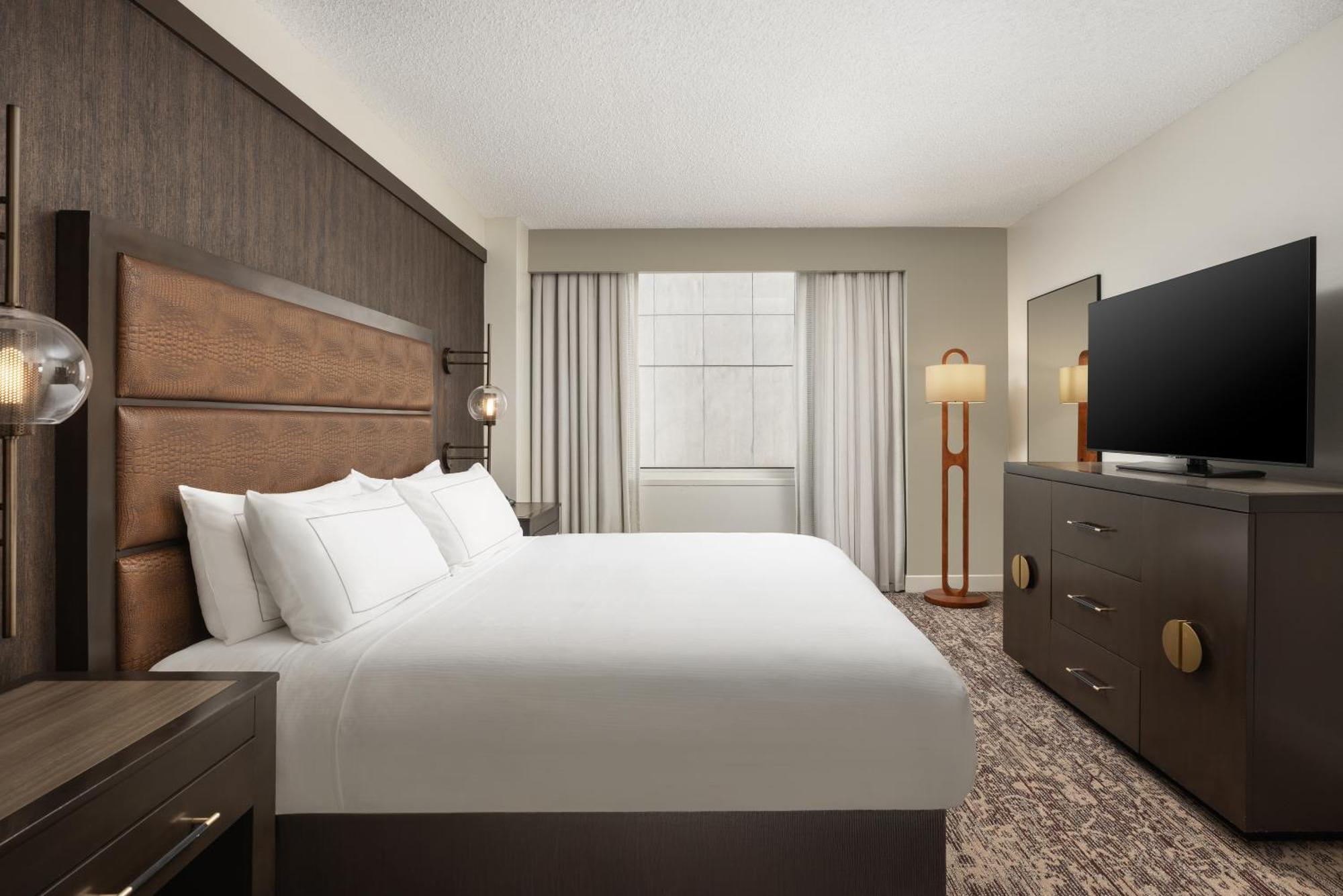 Doubletree Suites By Hilton Austin Downtown Capitol Exterior foto